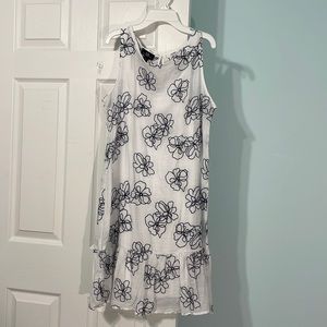 Selling this light weight sundress!!